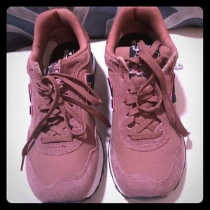 Pink new balance women’s 515 sneaker